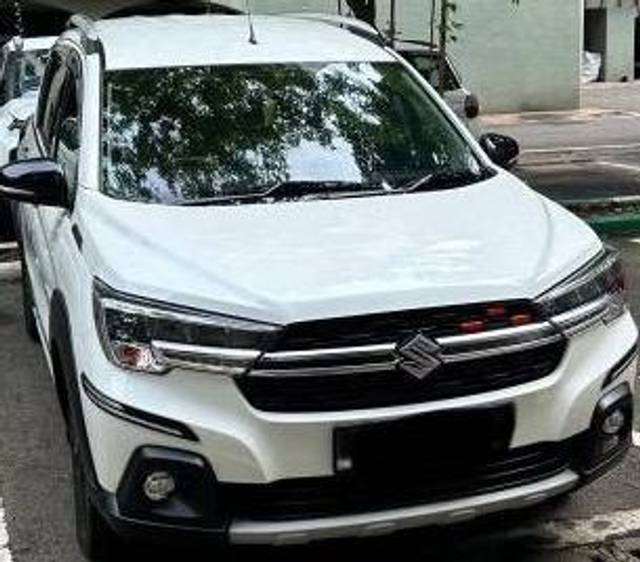 https://images10.gaadi.com/usedcar_image/4598338/original/processed_a8e75256-ee0c-4569-9cd9-4b4502df8903.jpeg?imwidth=6400