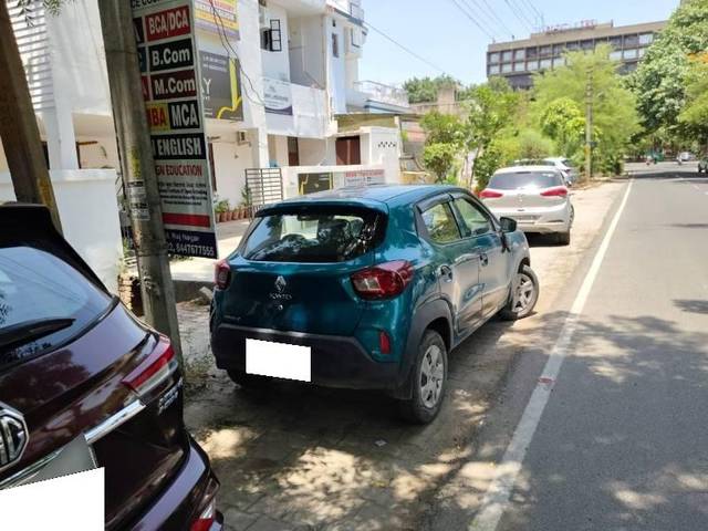 https://images10.gaadi.com/usedcar_image/4598374/original/processed_78faa9e1-c71b-4cb2-9d31-c74bb3359bd4.jpg?imwidth=6402