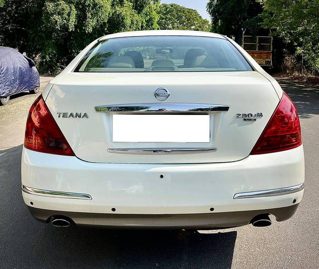 https://images10.gaadi.com/usedcar_image/4598381/original/processed_c598cd39cef8b1e94c609ac77b0cfe6d.jpg?imwidth=6402