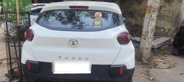 https://images10.gaadi.com/usedcar_image/4598407/original/processed_processed_de3f2a14-0e3a-4891-8501-973e315afa9c.jpg?imwidth=6400
