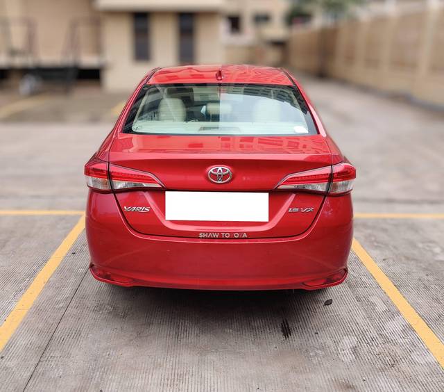 https://images10.gaadi.com/usedcar_image/4598416/original/processed_a45644d80765329db878dbd4769e53a3.jpg?imwidth=6401
