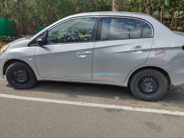 https://images10.gaadi.com/usedcar_image/4598421/original/processed_f77bb877-ae6e-4c47-b510-a5bb96b67243.jpg?imwidth=6402