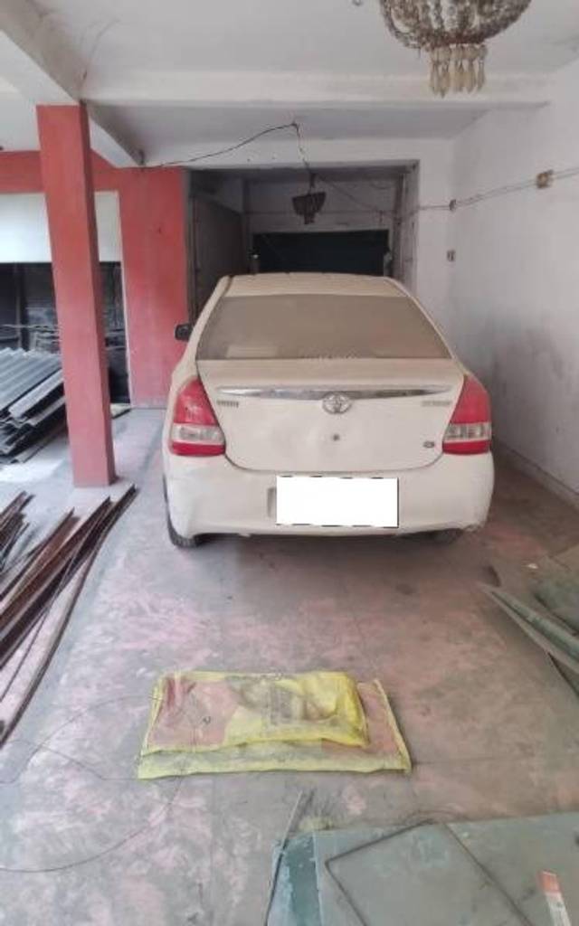 https://images10.gaadi.com/usedcar_image/4598424/original/processed_d053ed97-9267-4651-b53e-5fb26750304d.jpg?imwidth=6402