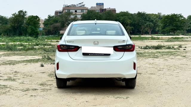 https://images10.gaadi.com/usedcar_image/4598430/original/processed_44d8ee206d10581e10b2afbff71d36da.JPG?imwidth=6402