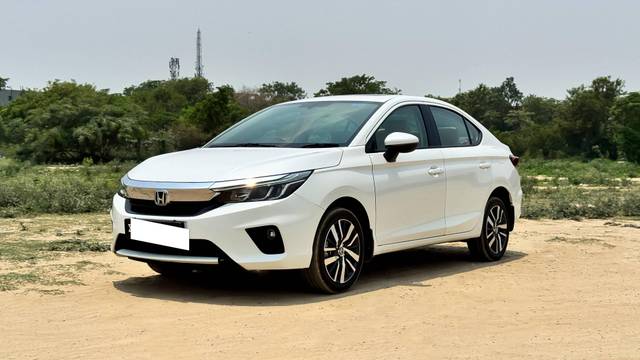 https://images10.gaadi.com/usedcar_image/4598430/original/processed_c12ab014e6464959ded947b2f0b32a23.JPG?imwidth=6400
