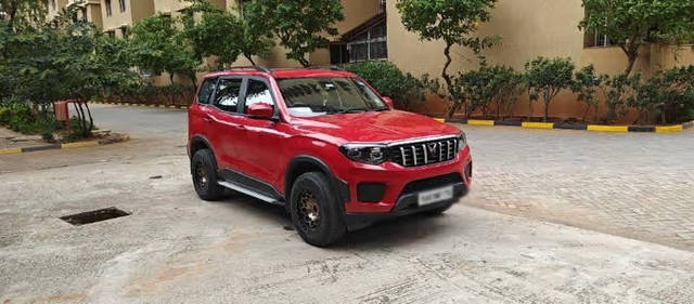 https://images10.gaadi.com/usedcar_image/4598456/original/bae2ac22-a653-4fc4-80f0-bc1112e89bbb.png?imwidth=6400
