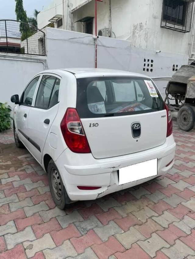 https://images10.gaadi.com/usedcar_image/4598488/original/processed_9fa46fae-1eee-444d-9e9b-b17750cf0b56.jpg?imwidth=6402