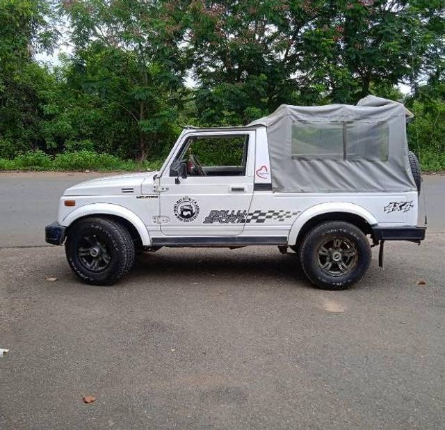 https://images10.gaadi.com/usedcar_image/4598492/original/processed_570b6d8b-f381-41e8-bdc2-f768a68ce7c8.jpg?imwidth=6402