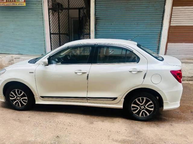 https://images10.gaadi.com/usedcar_image/4598495/original/processed_6de01e0c-4b3f-4497-aac3-498b04afaa03.jpg?imwidth=6401