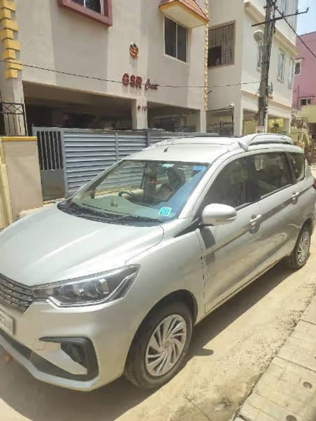 https://images10.gaadi.com/usedcar_image/4598532/original/685427ce-fd7b-4eb7-934e-a14f3e63d1bc.png?imwidth=6402