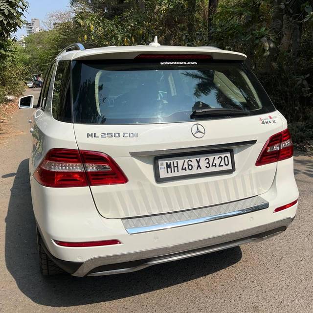 https://images10.gaadi.com/usedcar_image/4598536/original/processed_b286b32a058b61c6c5ece6f5693d1d53.jpg?imwidth=6402