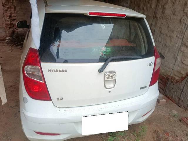 https://images10.gaadi.com/usedcar_image/4598547/original/processed_8837118c-ae81-4582-bdaf-cf3320da5a69.jpg?imwidth=6401