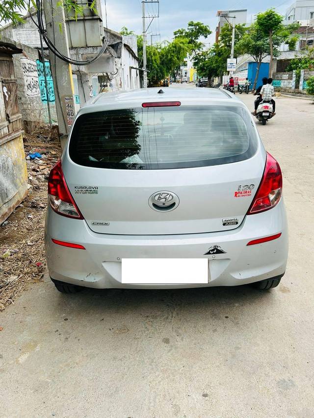 https://images10.gaadi.com/usedcar_image/4598570/original/processed_57aafcc3c375e710b2434ad1193e9bdf.jpg?imwidth=6400