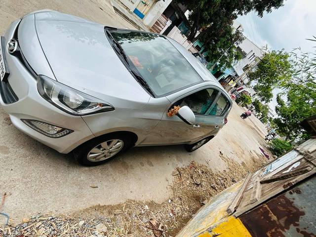 https://images10.gaadi.com/usedcar_image/4598570/original/processed_d81c6612f095c3f3c52243044ca463f6.jpg?imwidth=6402