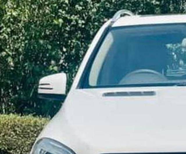 https://images10.gaadi.com/usedcar_image/4598571/original/processed_924d1a87bfdca8281abce9bb278a4f37.jpg?imwidth=6402