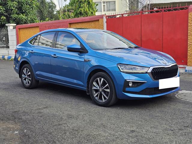 https://images10.gaadi.com/usedcar_image/4598591/original/processed_6886f2d27694c756bc6ed36268d6c048.jpg?imwidth=6400