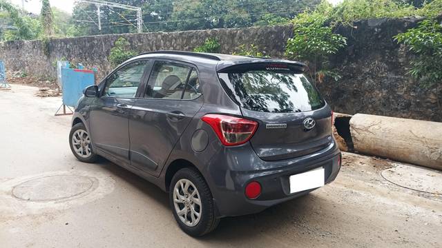 https://images10.gaadi.com/usedcar_image/4598594/original/processed_51064e8ec08aef6b5755260a5933ad94.jpg?imwidth=6402