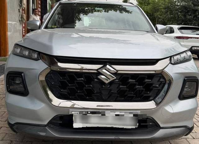 https://images10.gaadi.com/usedcar_image/4598597/original/processed_a41fd99648912728ef630cd0a6c05b57.jpg?imwidth=6402