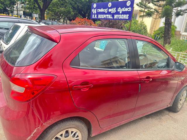 https://images10.gaadi.com/usedcar_image/4598612/original/processed_ca949969-4740-410b-9bb8-aa55ce89a819.jpg?imwidth=6401