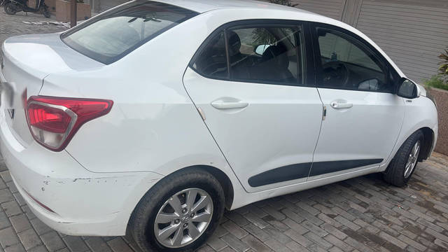 https://images10.gaadi.com/usedcar_image/4598636/original/509031e9-13b5-41b2-abc3-d3f442e94f4c.png?imwidth=6402