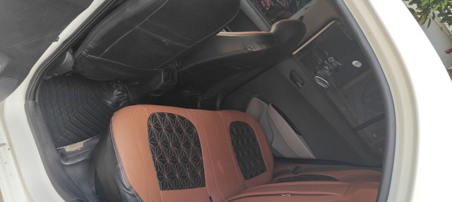 Second-hand 2018 Hyundai Xcent 1.2 VTVT S for sale in Rajkot-11