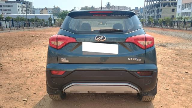 https://images10.gaadi.com/usedcar_image/4598657/original/processed_02cd3b026d752b43e13ca8d34907d332.jpg?imwidth=6402