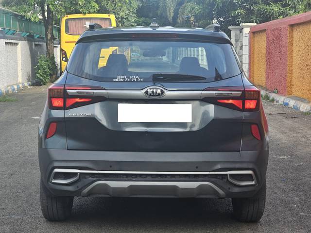 https://images10.gaadi.com/usedcar_image/4598668/original/processed_988773a421295b3a1f7d6a8ae28b15ac.jpg?imwidth=6402