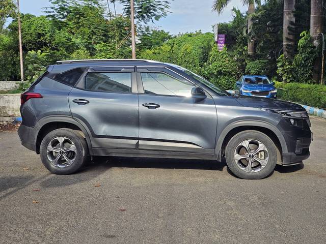 https://images10.gaadi.com/usedcar_image/4598668/original/processed_d057e6f38c6af6f07d2cfa33169a35c9.jpg?imwidth=6401