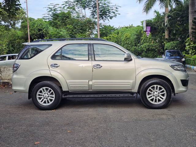 https://images10.gaadi.com/usedcar_image/4598676/original/processed_8a1a2a2595d8392165f05a26baa59c63.jpg?imwidth=6401
