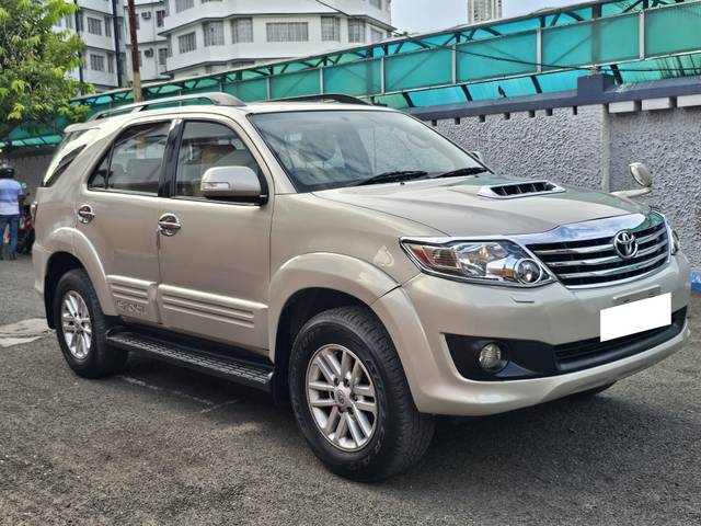 https://images10.gaadi.com/usedcar_image/4598676/original/processed_eabad18cb079d72a93c79c0cb619d689.jpg?imwidth=6400