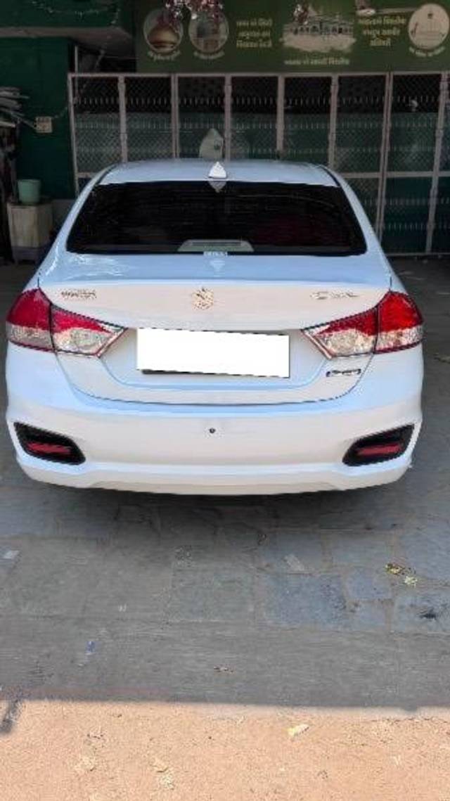 https://images10.gaadi.com/usedcar_image/4598680/original/processed_0c572fb0-6696-488a-b1b5-0ffea02e772d.jpeg?imwidth=6401