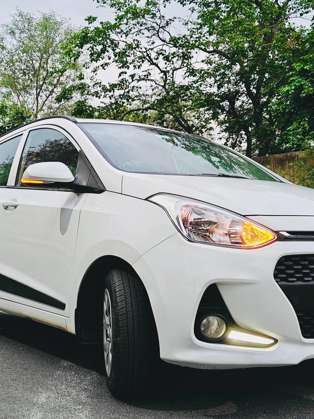 https://images10.gaadi.com/usedcar_image/4598682/original/019dc6596d1594554a31ade133eb5c0b.jpg?imwidth=6401