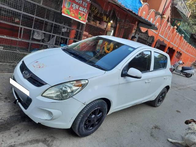https://images10.gaadi.com/usedcar_image/4598689/original/processed_02e6bd5e-16f6-4d2d-8f81-4727d69fc33e.jpg?imwidth=6400