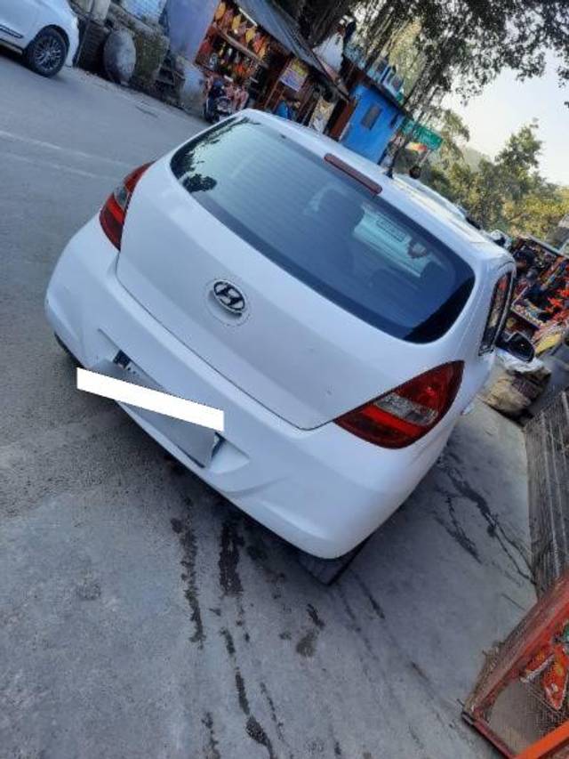 https://images10.gaadi.com/usedcar_image/4598689/original/processed_89a79484-4444-4e29-80ea-91c2c91178dc.jpg?imwidth=6402