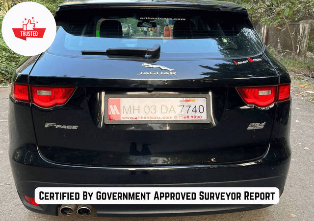 https://images10.gaadi.com/usedcar_image/4598693/original/processed_5237564628fc2edcb4c5e449bf605f9b.png?imwidth=6402