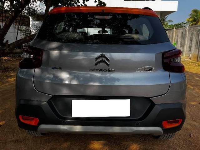 https://images10.gaadi.com/usedcar_image/4598694/original/processed_5bb7b181-47c0-4760-8313-0e4074907a38.jpeg?imwidth=6402