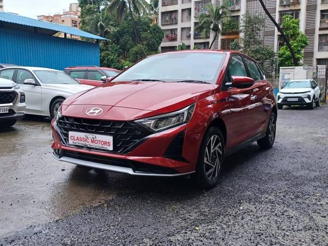 https://images10.gaadi.com/usedcar_image/4598700/original/processed_d7e91431c38249359bf10b6e46c1464c.jpeg?imwidth=6402