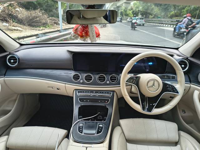 https://images10.gaadi.com/usedcar_image/4598704/original/8cbd56634d1db62477cd0c8f64c9326a.jpg?imwidth=6402