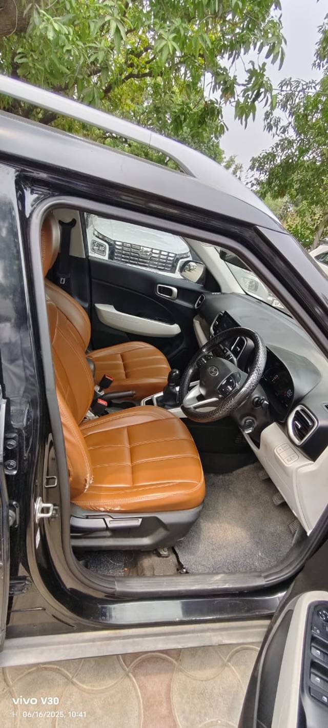 https://images10.gaadi.com/usedcar_image/4598707/original/1ed1167bb93afa5b66a2ef54098b7a9c.jpg?imwidth=6401