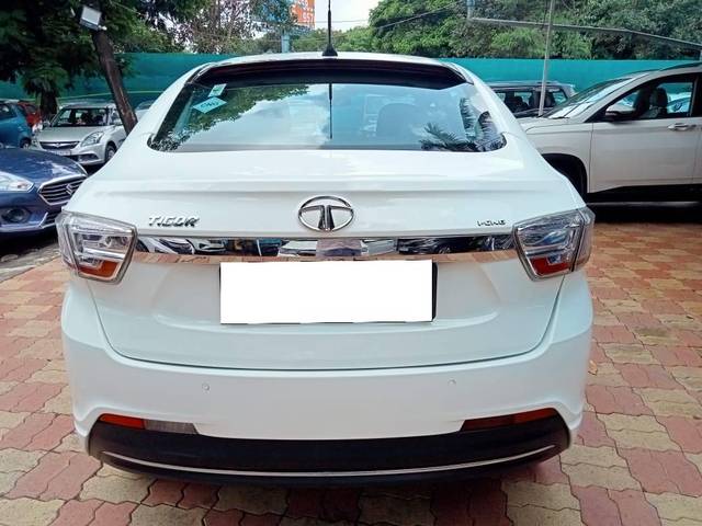 https://images10.gaadi.com/usedcar_image/4598717/original/processed_36a5308fbff045ce786c0d82f5e9c19f.jpeg?imwidth=6402