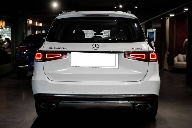 https://images10.gaadi.com/usedcar_image/4598728/original/processed_6e40dbfd95b510cfea98379fa5680589.jpeg?imwidth=6401