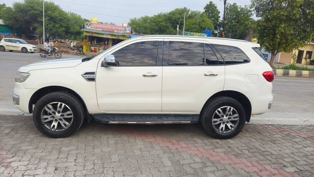 https://images10.gaadi.com/usedcar_image/4598733/original/processed_32f6a7856eaa06a866594f3541591545.jpg?imwidth=6401