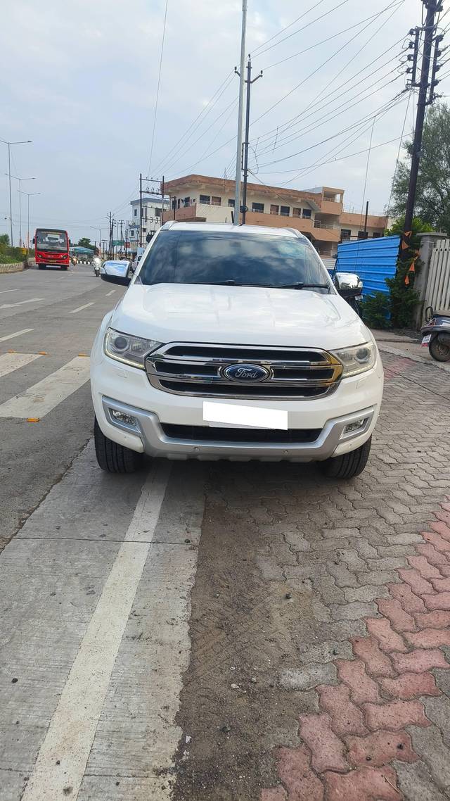 https://images10.gaadi.com/usedcar_image/4598733/original/processed_6754165b979153a35ca70217e25c4737.jpg?imwidth=6400