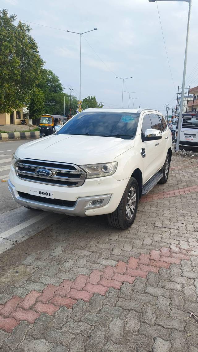 https://images10.gaadi.com/usedcar_image/4598733/original/processed_e798926c7ca35a78133cd11060134197.jpg?imwidth=6402