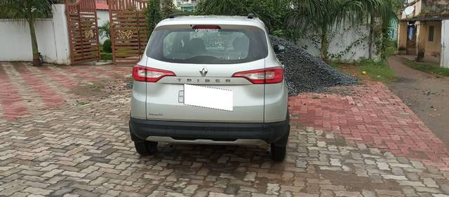 https://images10.gaadi.com/usedcar_image/4598739/original/processed_4bc3276c-9d81-428a-b5a2-1fb8dac5f49f.jpg?imwidth=6400