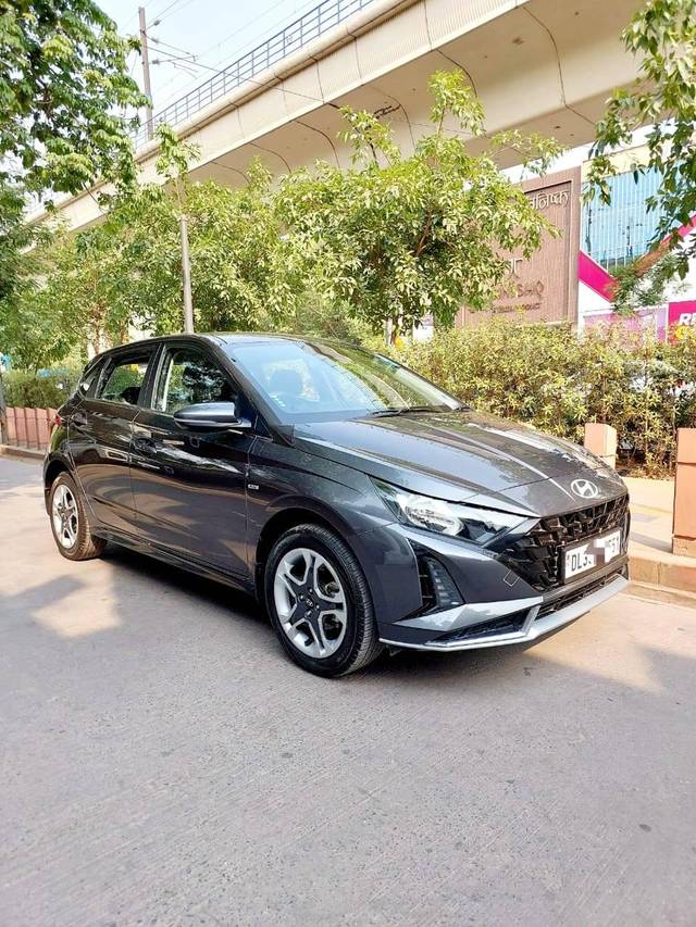 https://images10.gaadi.com/usedcar_image/4598800/original/processed_2347f3e0b3abfa68adc969f77a82e80b.jpg?imwidth=6400