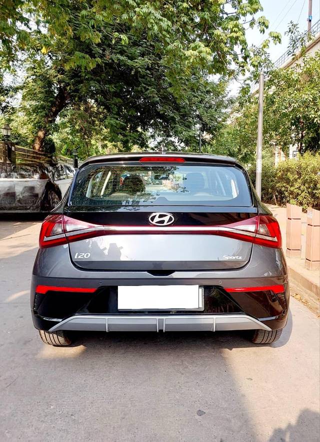 https://images10.gaadi.com/usedcar_image/4598800/original/processed_fb16ea415fe3e4656d93f0a77985b834.jpg?imwidth=6401