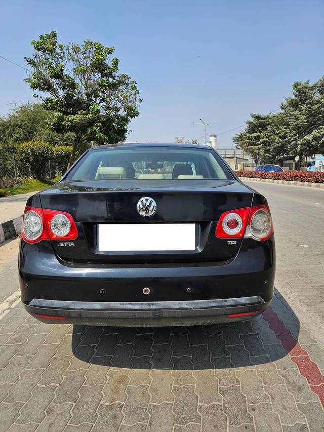 https://images10.gaadi.com/usedcar_image/4598810/original/processed_4e64c348ef21cc0c01030d1d341962dc.jpg?imwidth=6402
