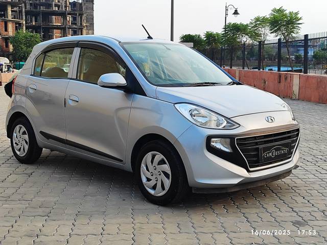 https://images10.gaadi.com/usedcar_image/4598813/original/processed_d262431e16bc199d2677a02887f84f49.jpeg?imwidth=6400