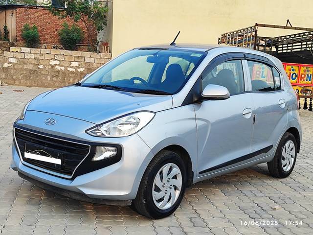 https://images10.gaadi.com/usedcar_image/4598813/original/processed_eb974682eb41106a5ba67a541094f852.jpeg?imwidth=6400